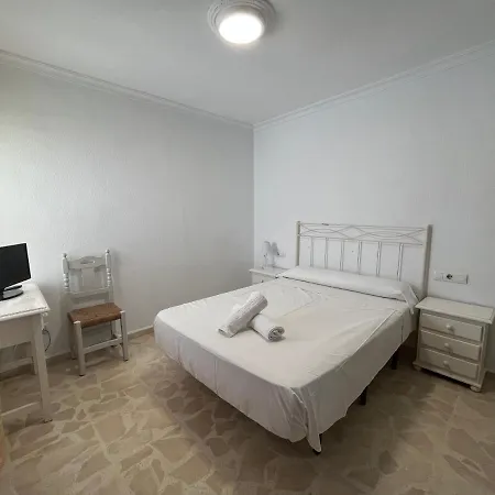 Conil - Con Bano Privado En El Centro De Conil Konukevi 3*