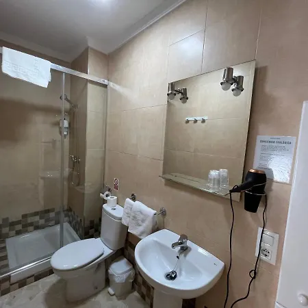 Conil - Con Bano Privado En El Centro De Conil 3*