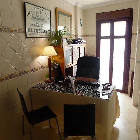 Conil - Con Bano Privado En El Centro De Conil Konukevi 3*