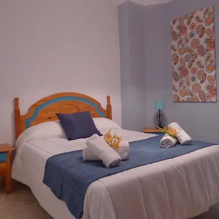 Konukevi Conil - Con Bano Privado En El Centro De Conil 3*