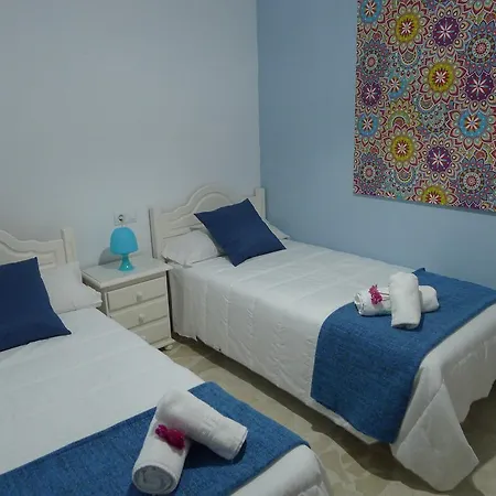 Konukevi Conil - Con Bano Privado En El Centro De Conil 3*
